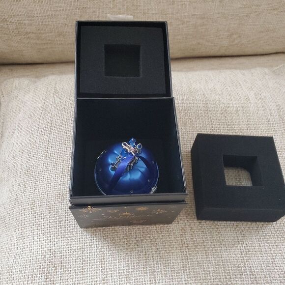 Disney Sleeping Beauty Castle Engagement Ring Holder Ornament - Picture 7 of 16